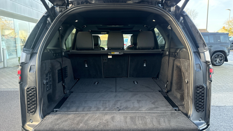 Land Rover Discovery 3.0 D300 Metropolitan Edition 5dr Auto Diesel Station Wagon